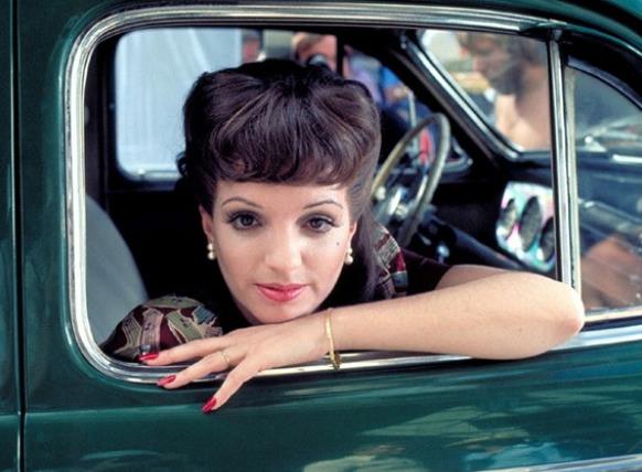 丽莎·明妮莉有什 么的手相?