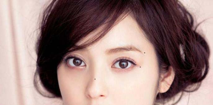 桃花运旺的痣相是哪些？