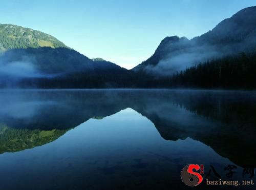 梦见清澈的湖水